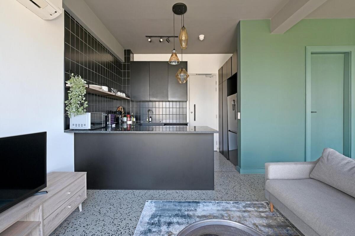 Kira - 1br Urban Oasis With Views & Rooftop Pool Apartment