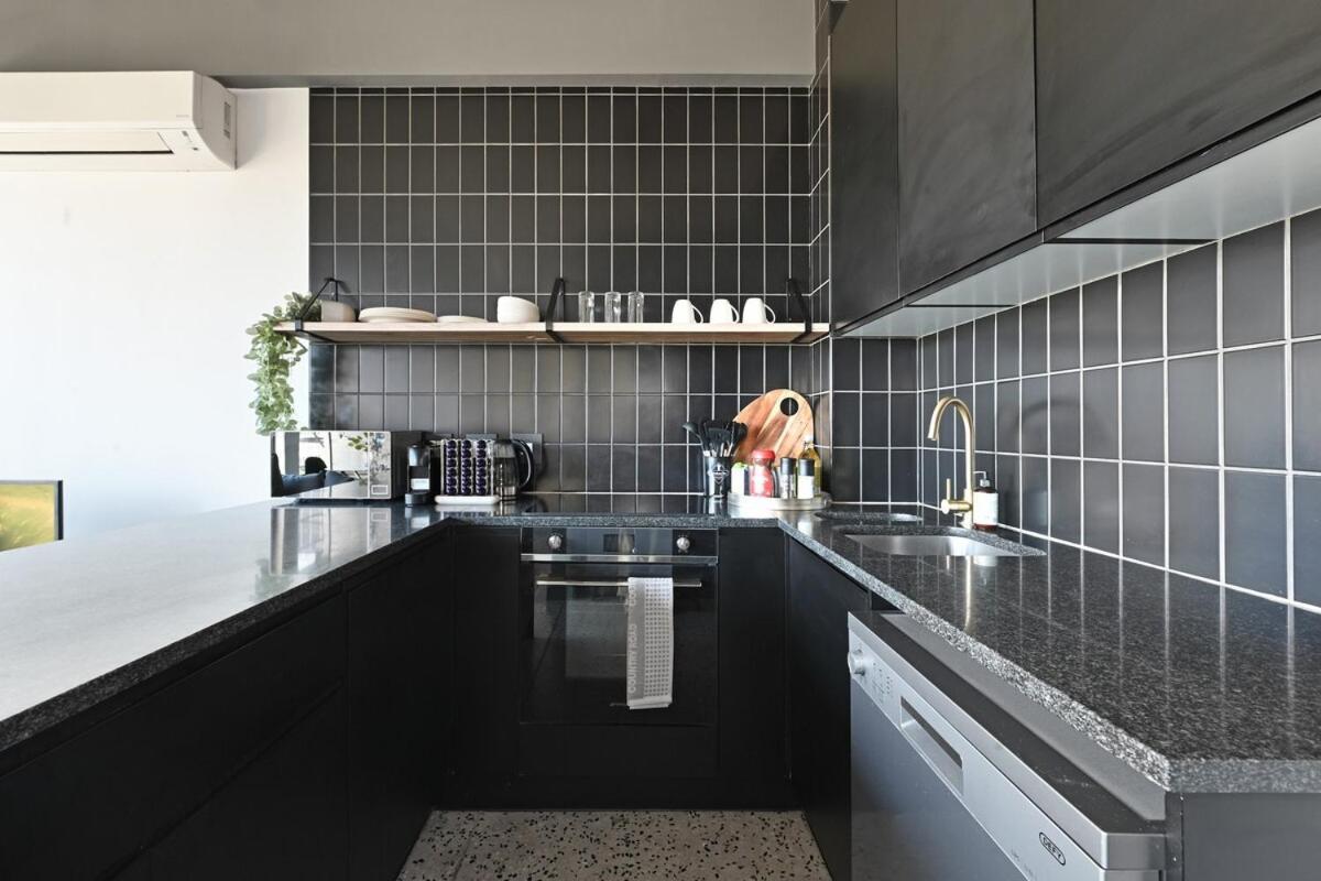 Kira - 1br Urban Oasis With Views & Rooftop Pool Apartment Cape Town
