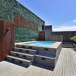 Kira - 1Br Urban Oasis With Views & Rooftop Pool
