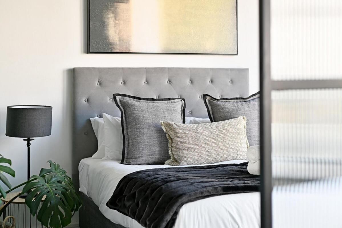 Apartment Kira - 1br Urban Oasis With Views & Rooftop Pool Cape Town