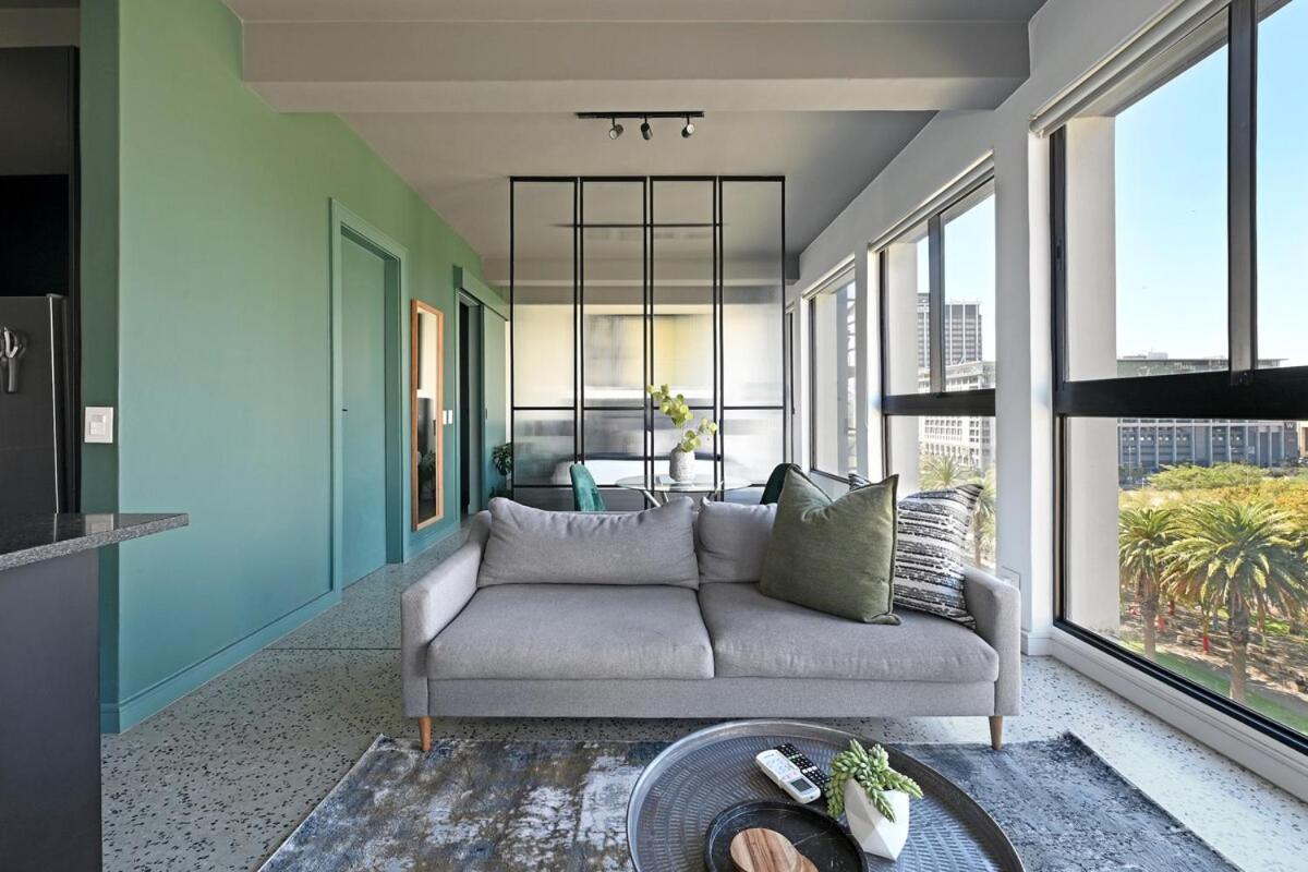 Kira - 1br Urban Oasis With Views & Rooftop Pool Apartment
