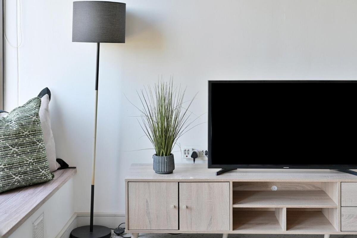 Kira - 1br Urban Oasis With Views & Rooftop Pool Cape Town