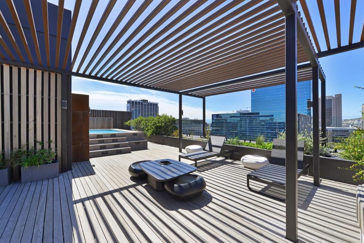 Apartment Kira - 1br Urban Oasis With Views & Rooftop Pool Cape Town